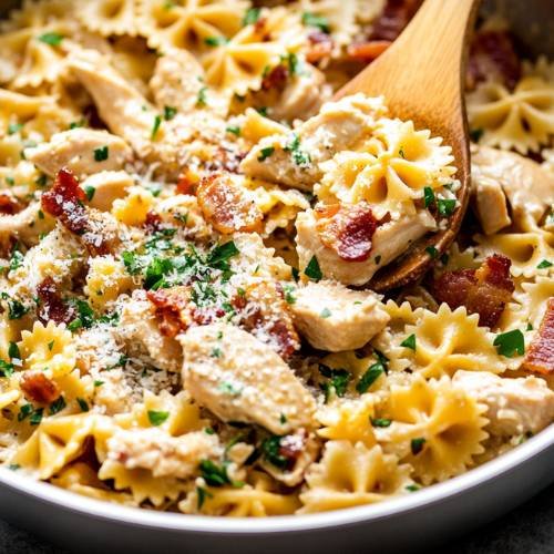 One Pot Chicken and Bacon Pasta (Creamy, Cheesy & Protein-Packed!)